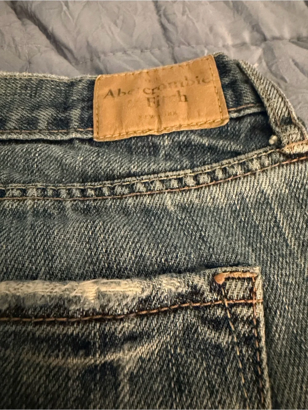 Abercrombie Distressed Light Blue Women’s Jeans Size 8